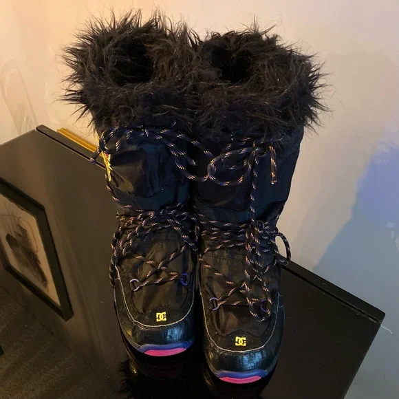 DC Chalet Boors Black and Multicolor DC Shoes Snow Boots - Picture 5 of 6